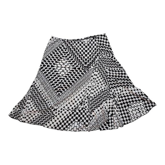 Passports Black and White Elastic Waist Flowy Skirt Large - Picture 8 of 8